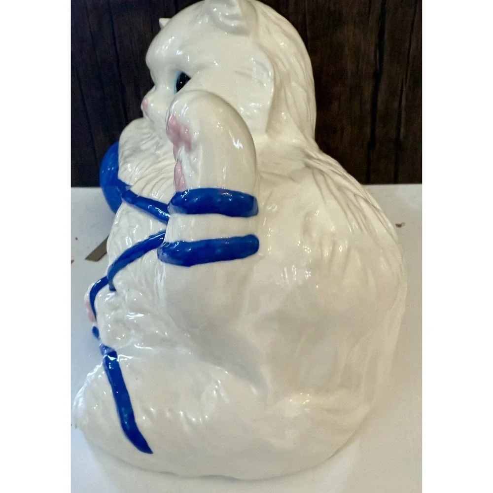 Vintage Persian White Blue Eyed Cat Playing With Yarn Ceramic Hand Painted Large